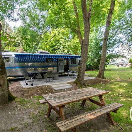 Escapade Insolite Dans Airstream Vintage En Anjou - Fr-1-622-111