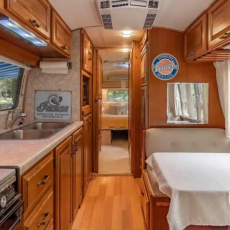 Escapade Insolite Dans Airstream Vintage En Anjou - Fr-1-622-111 * La Menitre